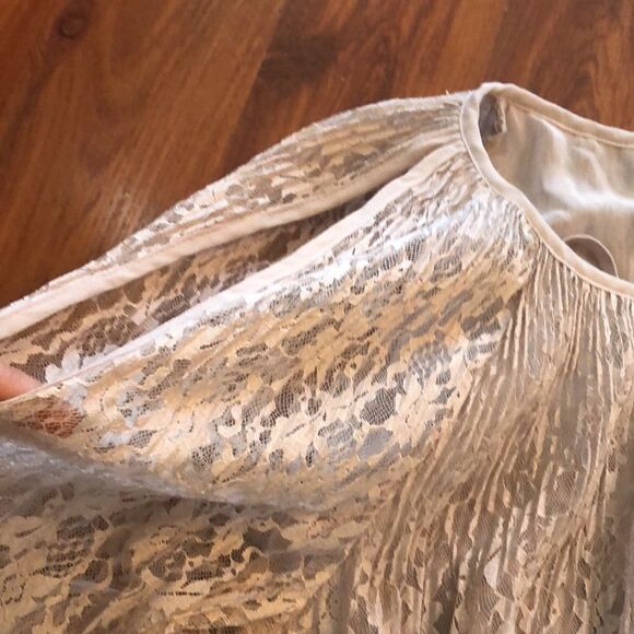 Lauren Conrad crème tan lace cold shoulder top blouse size XL - Picture 5 of 10